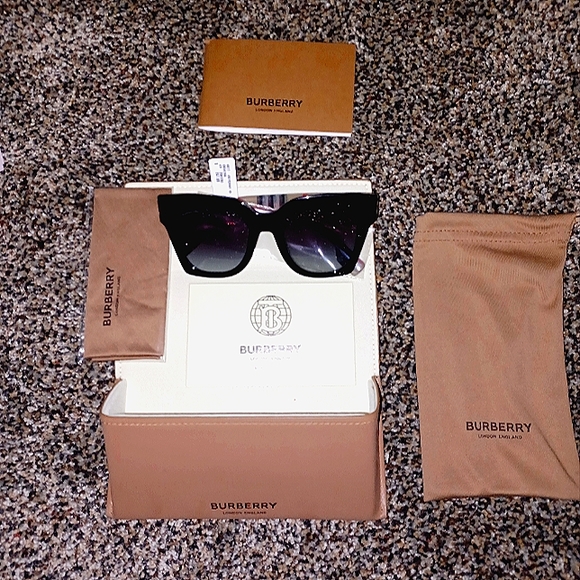 Burberry sunglassesCoach purse Ray-Bans sunglasses Timberland Wallet
